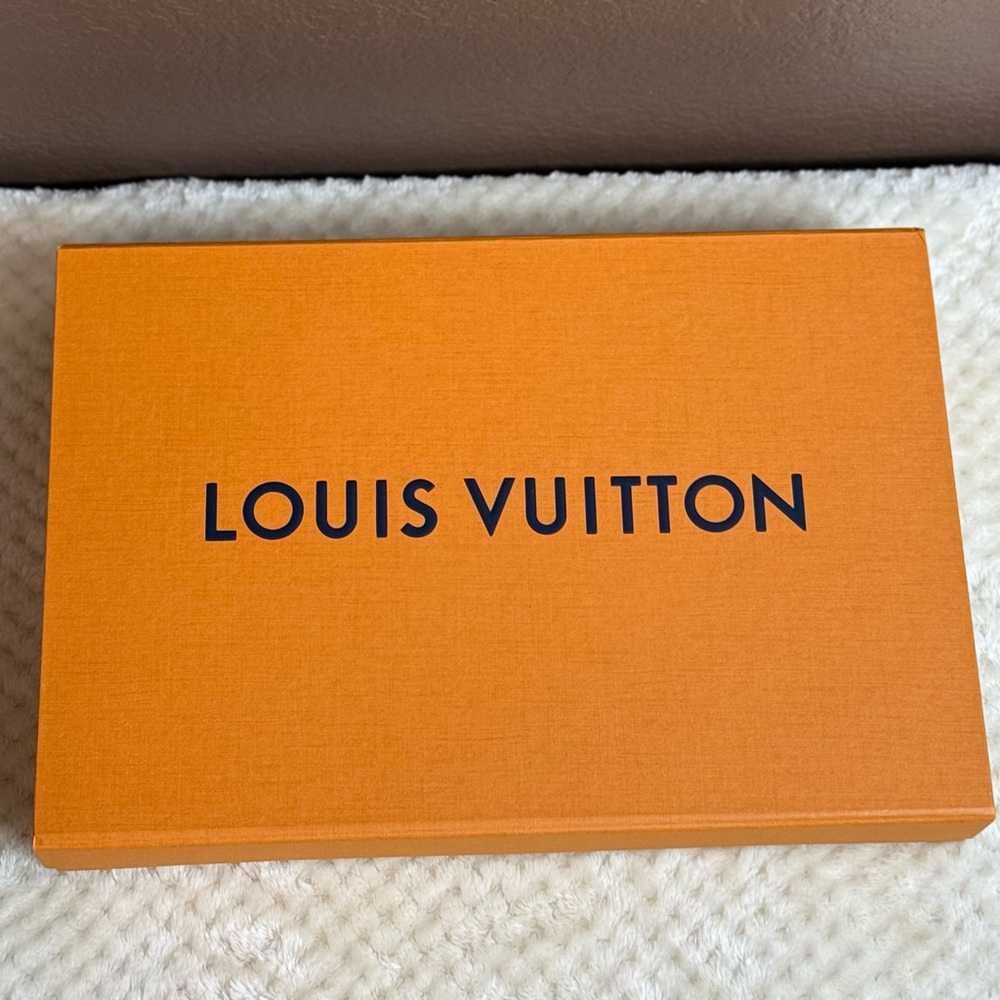 Louis Vuitton Signature Medium Gift Box